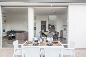 Villa, 2 Schlafzimmer, Raucher, eigener Pool | Eigene Küche | Mikrowelle, Wasserkocher mit Kaffee-/Teezubehör