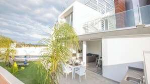 Outdoor dining - Villa Prol24,brand New 2bdr Protaras Villa With Pool,close to Fig Tree Bay Beach (Paralimni)