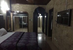 Room, 1 Bedroom, Accessible, Smoking | 1 bedroom