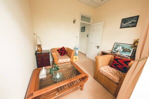Interior - Hillside Homestay Hue - Triple Room top Apartment (Hue)