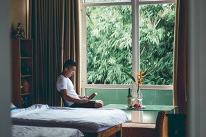 1 habitación, tabla de planchar con plancha y wifi 