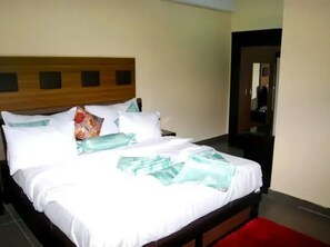 Room, 1 Bedroom, Accessible, Smoking - Room-cynergy Suites Royale - Standard (Lagos)