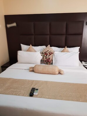 Room, 1 Bedroom, Accessible, Smoking | 1 bedroom