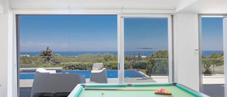 Villa, 6 chambres, fumeur, piscine privée | Salle de jeux