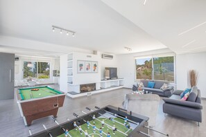 Villa, 6 Bedrooms, Smoking, Private Pool | Game room