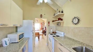 House, 1 Bedroom, Patio, Ocean View | Interior