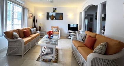 Graceville Beach House - by Zenbreak