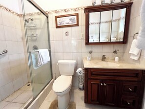 House, 3 Bedrooms, Terrace, Ocean View | Bathroom