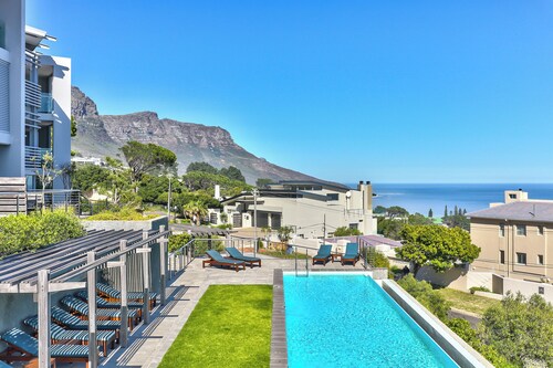 Camps Bay Luxury Studio Apartment - The Crystal