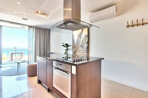 Apartment, 1 Bedroom, Balcony, Ocean View | Interior - Camps Bay Luxury Studio Apartment - The Crystal (Cape Town)