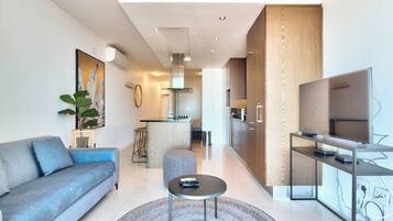 Apartment, 1 Bedroom, Balcony, Ocean View | Living room