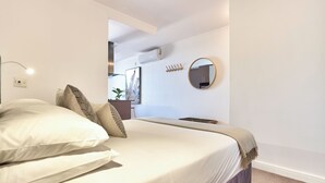 Apartment, 1 Bedroom, Balcony, Ocean View | 1 bedroom - Camps Bay Luxury Studio Apartment - The Crystal (Cape Town)