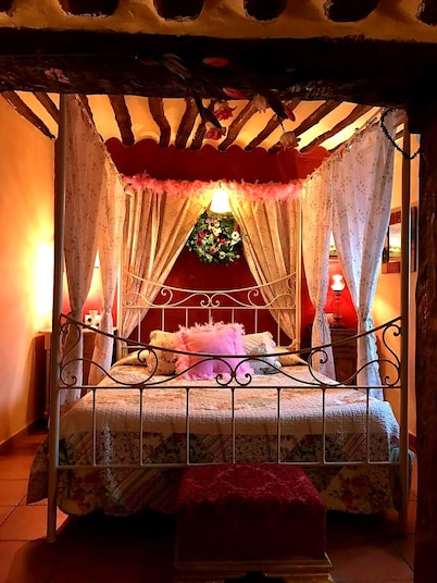 Room-getaway to Cuenca at La Quinta de M
