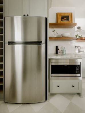 Private kitchen - The Dutchess-Luxury Retreat NEW! (Tulsa)