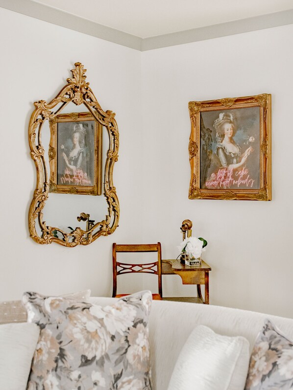 Interior - The Dutchess-Luxury Retreat NEW! (Tulsa)