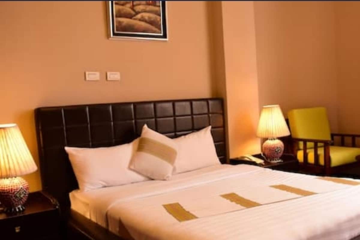 Minibar, in-room safe, desk, blackout curtains