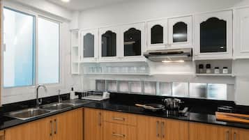 Deluxe Villa | Private kitchen