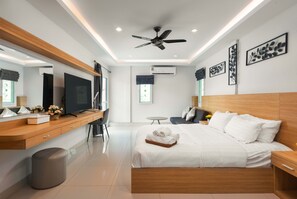 Deluxe Villa | 6 bedrooms, in-room safe, individually decorated, individually furnished - Luxury Pool Villa 6BR (Pattaya)