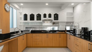 Deluxe Villa | Private kitchen