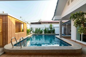Private pool