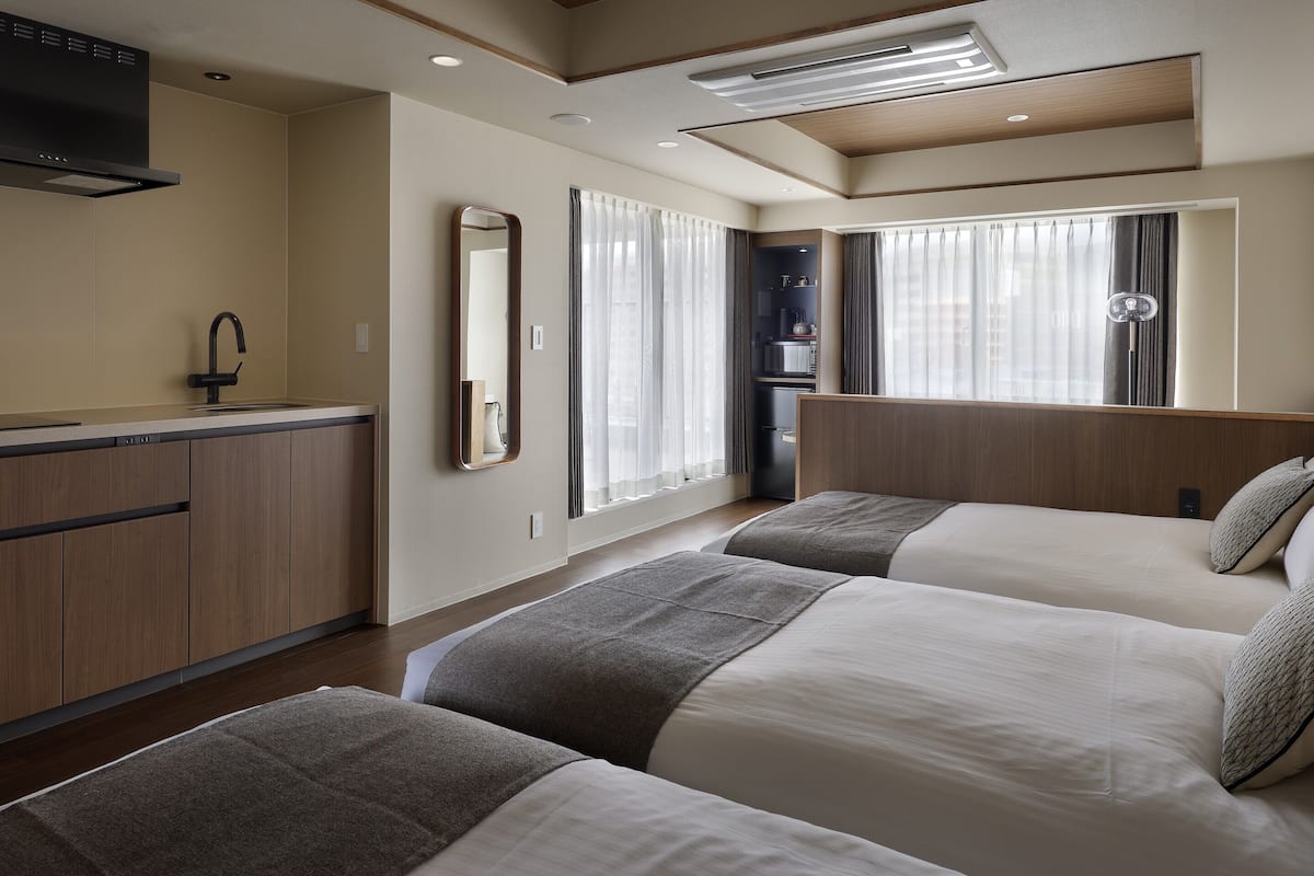 Premier Triple Room with River View | 房內夾萬、免費 Wi-Fi、床單