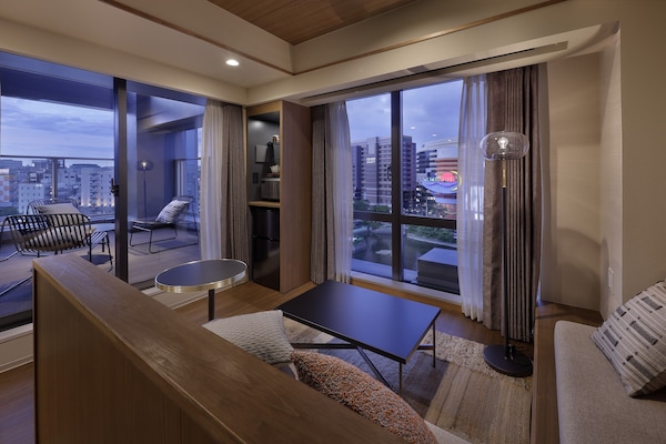 Safe på rommet, wi-fi (inkludert) og sengetøy