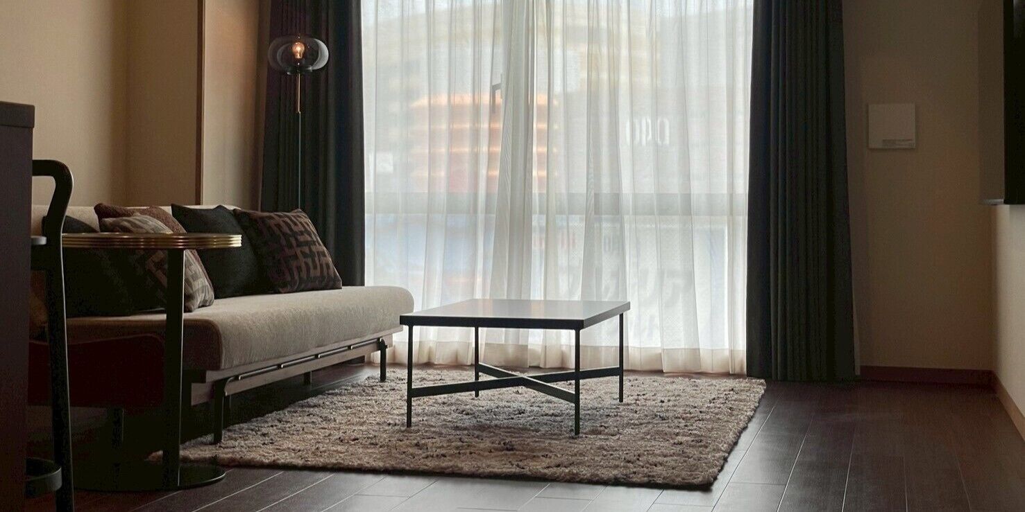 Junior Suite with River View | 客房内保险箱、免费 WiFi、床单