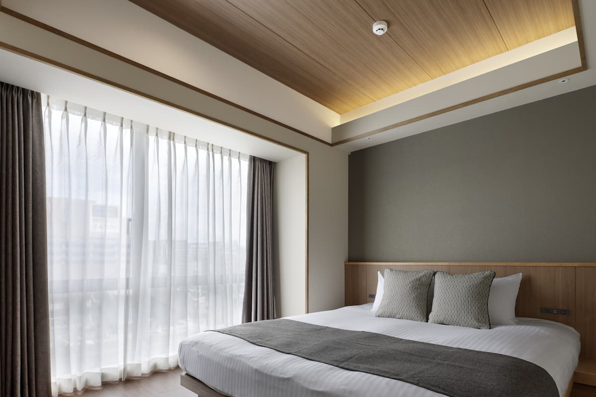 Junior Suite with River View | Free WiFi, bed sheets
