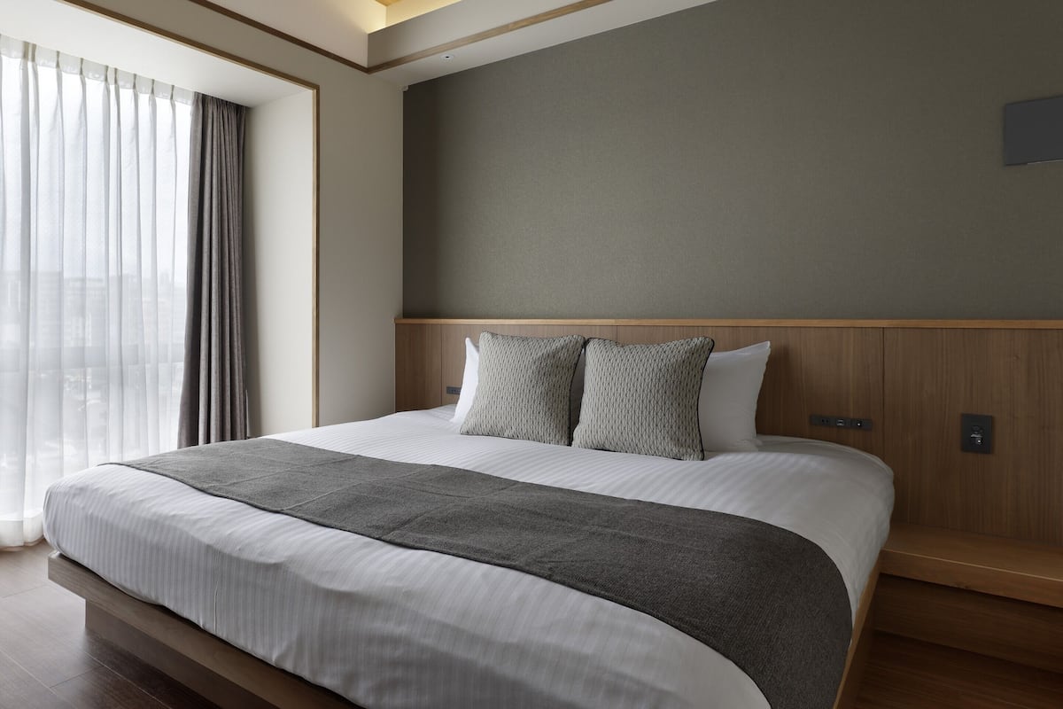 Junior Suite with River View | 房內夾萬、免費 Wi-Fi、床單