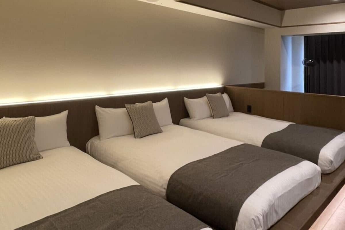 Standard Triple Room with River View | Free WiFi, bed sheets