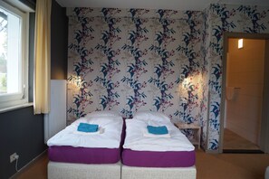 Double Room | Free WiFi, bed sheets