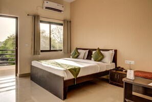 Desk, free WiFi, bed sheets - The Park Classic Udaipur (Udaipur)