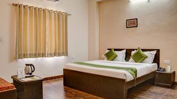 Desk, free WiFi, bed sheets