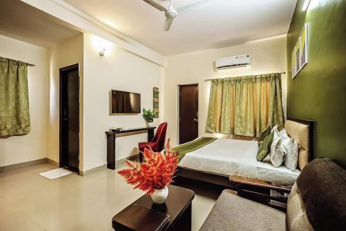 Escritorio, wifi gratis, ropa de cama