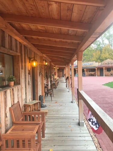 Ruheoase mit Blick ins Tal, direkt am Kellerwald-Zugang, WLAN gratis!