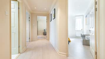 3 habitaciones, decoración personalizada y muebles diferentes