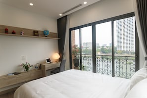 Lake view - Mersey Central Hanoi Apart'Hotel (Hanoi)