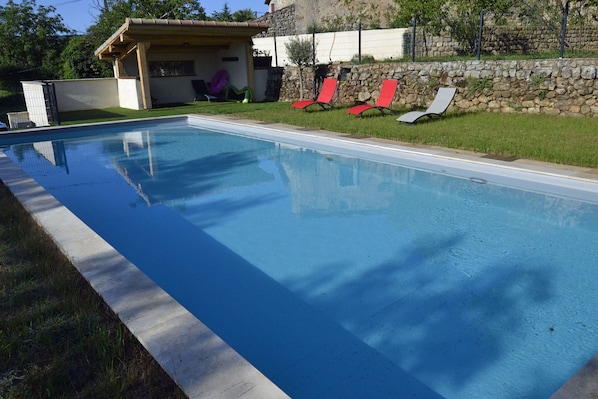 Piscine extérieure, piscine chauffée