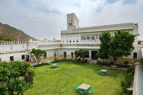 Building design - Hotel Rajmahal Palace (Devli)