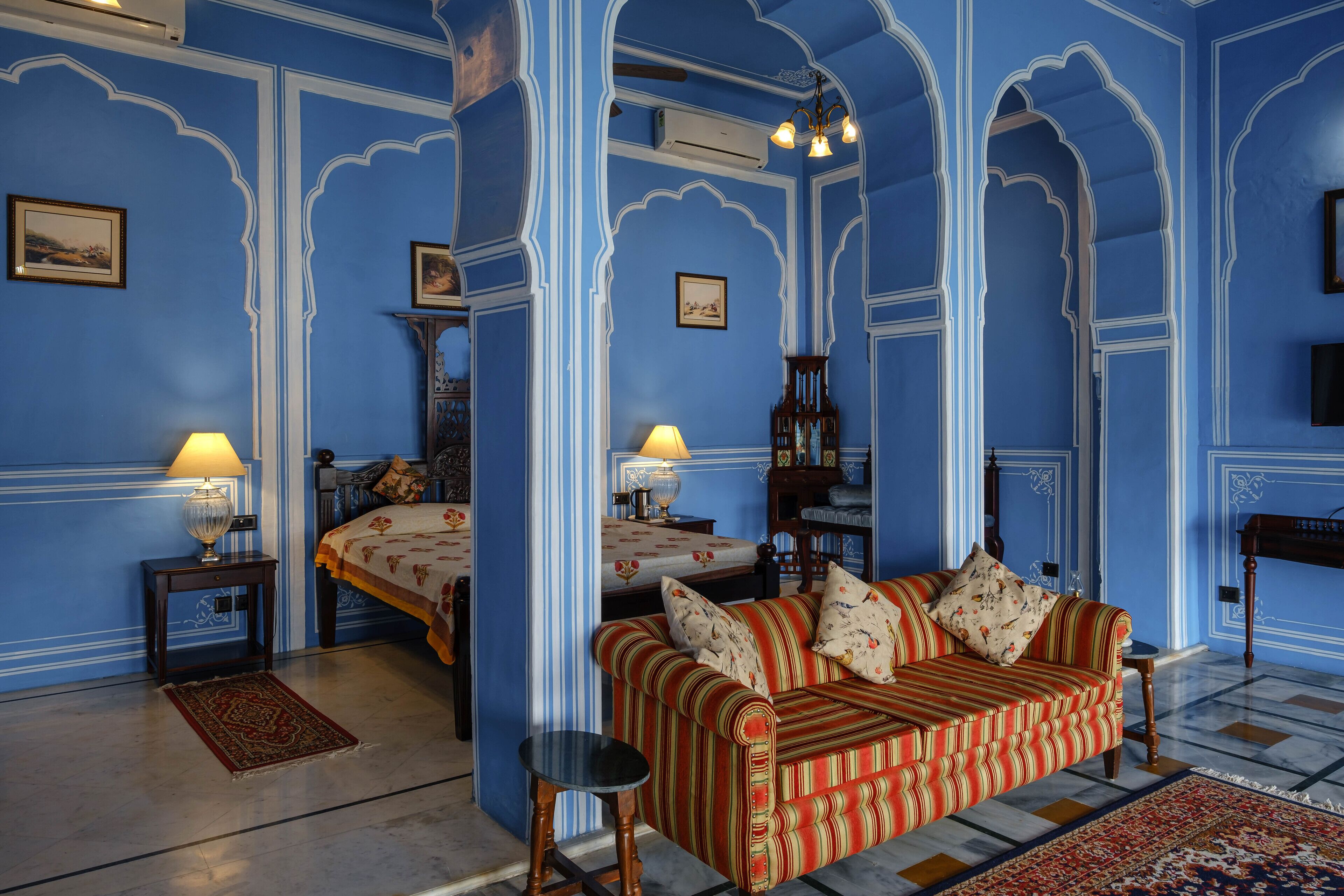 Royal River Suite | Individually decorated, desk, rollaway beds, bed sheets