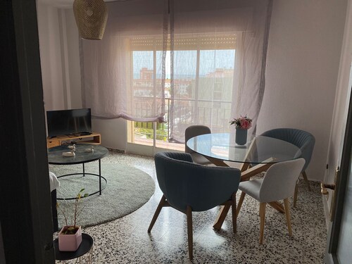 Bright apartment in the traditional neighborhood of El Palo