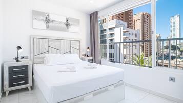 1 slaapkamer, een strijkplank/strijkijzer, gratis wifi, beddengoed