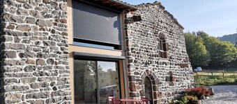 Charming Renovated Cottage with Modern Amenities & Garden in Haute-Loire