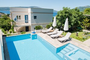 Apartment | Pool | Outdoor pool