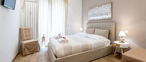 2 bedrooms, desk, iron/ironing board, free WiFi