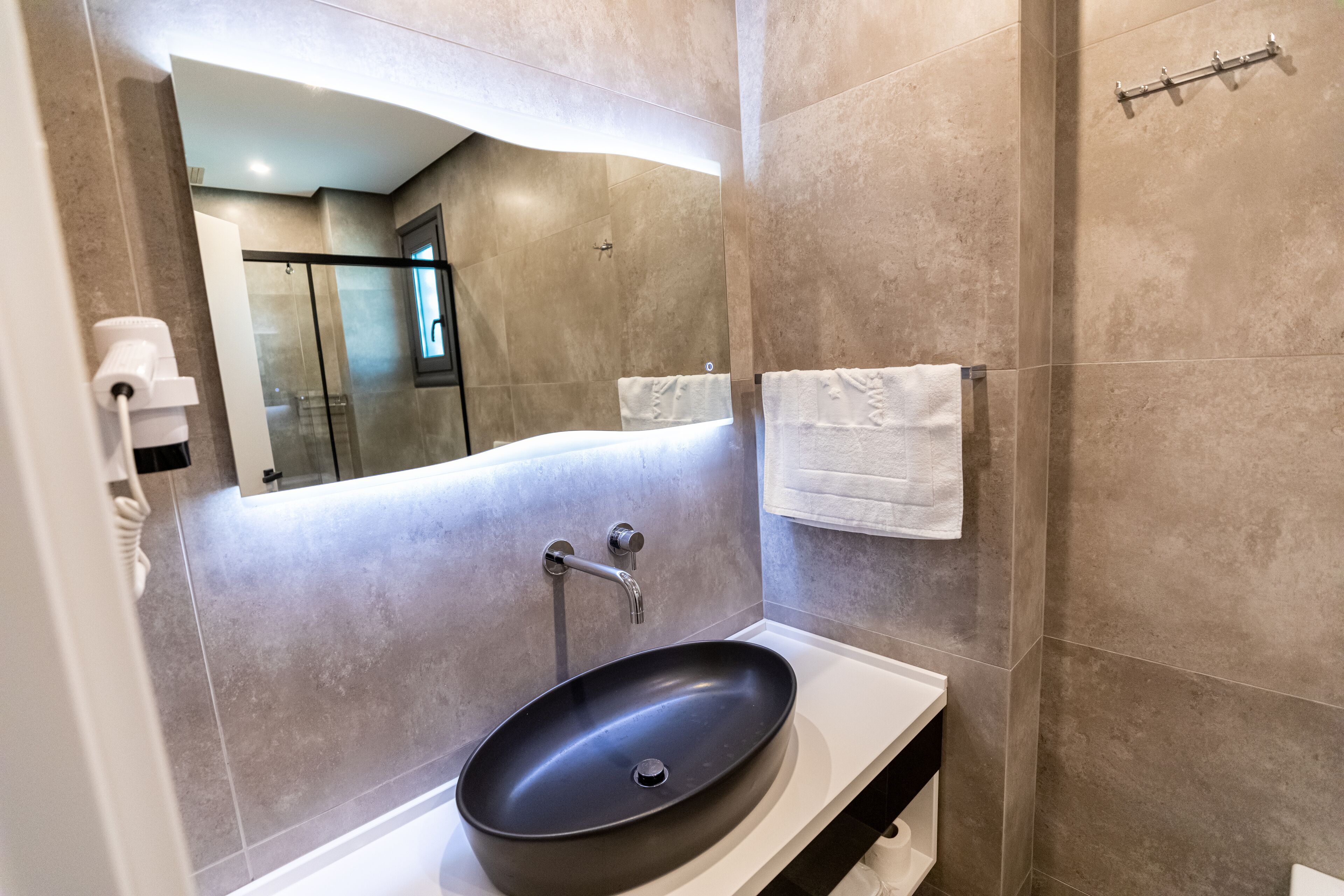 suite, hot tub | bathroom | hair dryer, slippers, towels