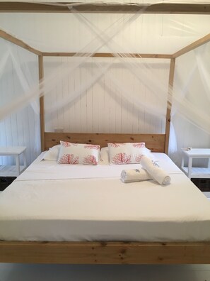 Villa | 2 bedrooms, iron/ironing board, free WiFi, bed sheets