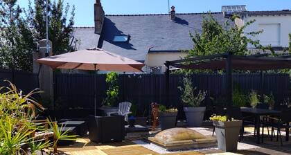 Charming Central Home with Modern Amenities, Close to Seafront & Attractions