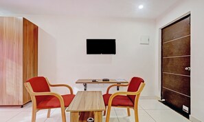 Standard Room | Living area - Treebo Sai Suites Inn Nagavara (Bengaluru)