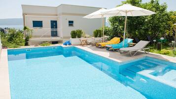 House | Pool | Outdoor pool